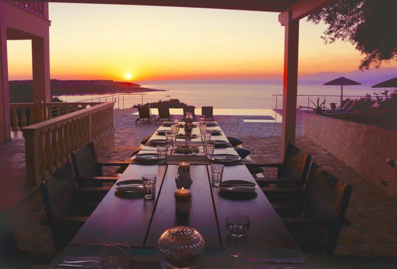Beachfront Villa Seasun By Posarellivillas Agios Spyridon  Bagian luar foto