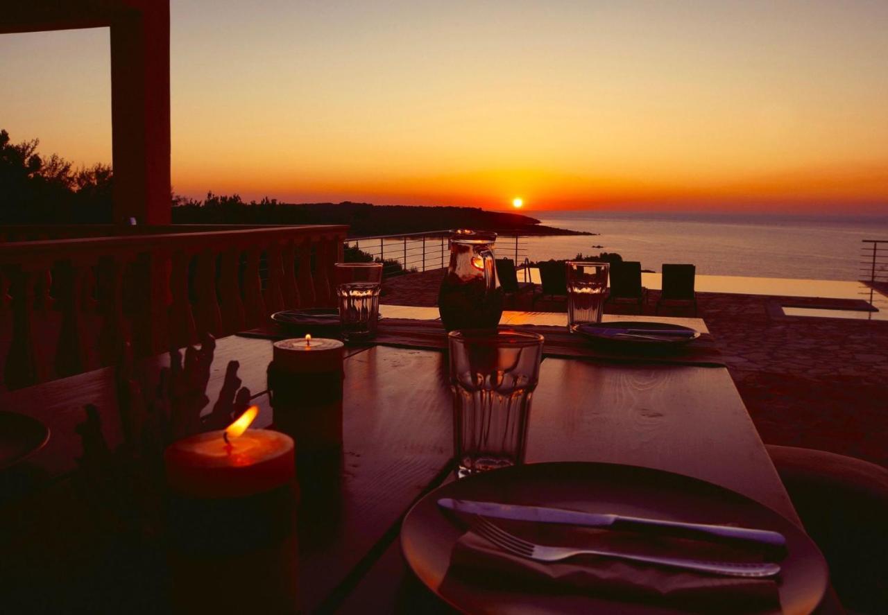Beachfront Villa Seasun By Posarellivillas Agios Spyridon  Bagian luar foto
