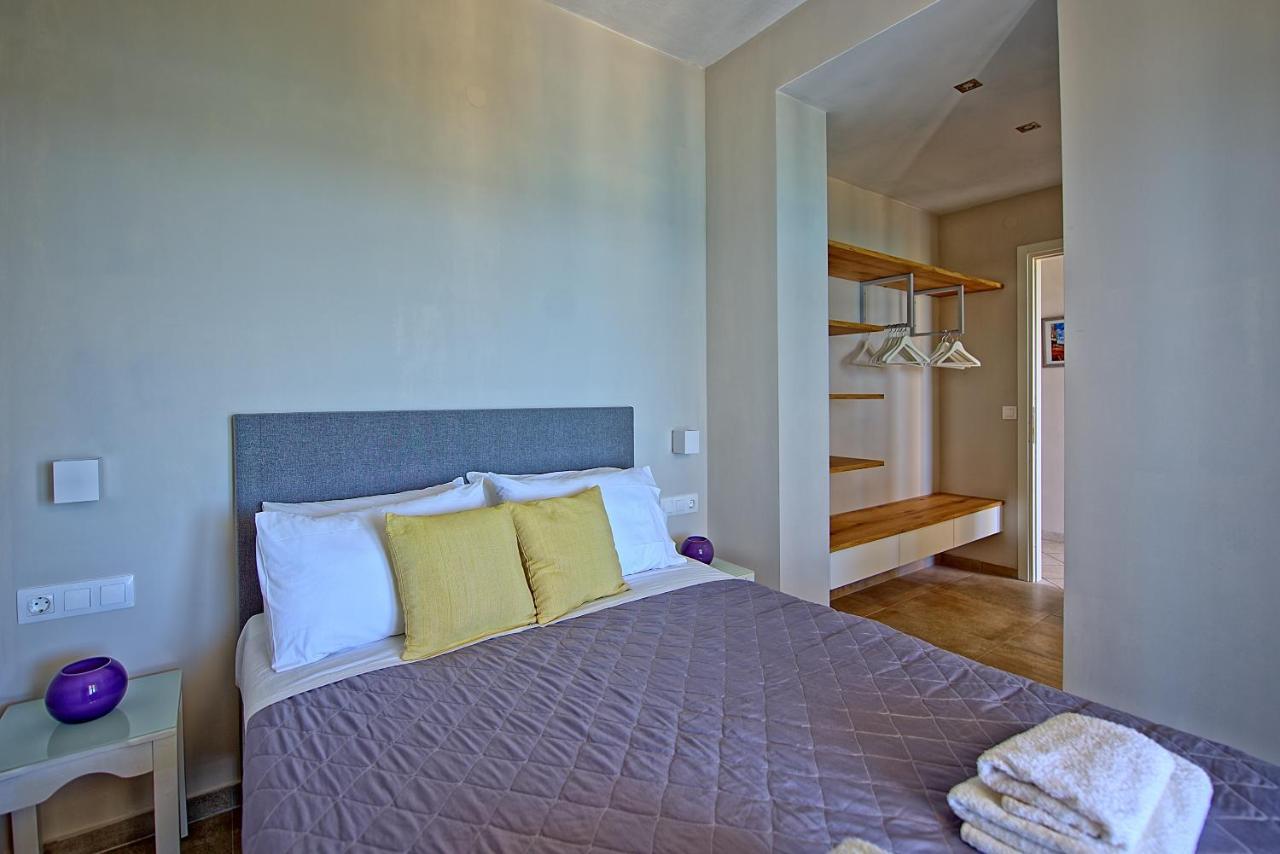 Beachfront Villa Seasun By Posarellivillas Agios Spyridon  Bagian luar foto