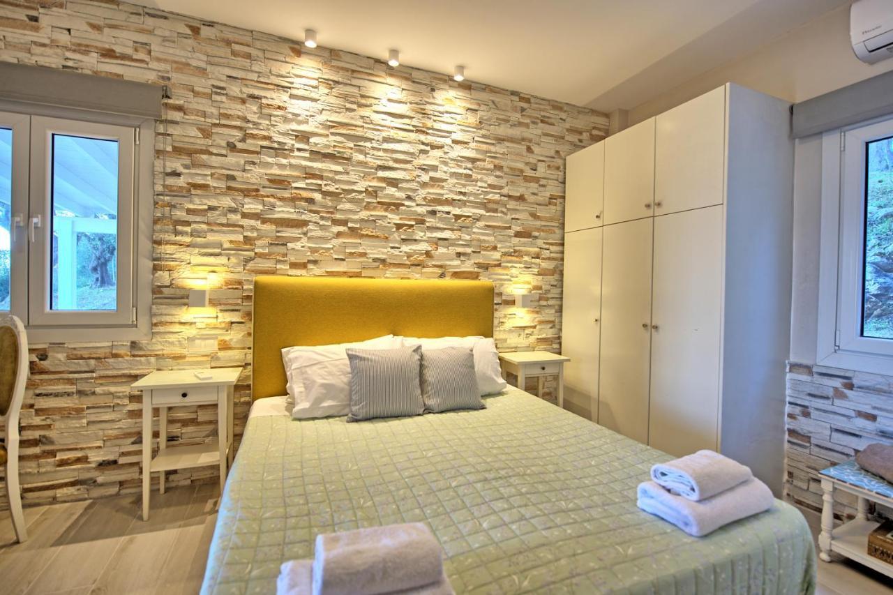 Beachfront Villa Seasun By Posarellivillas Agios Spyridon  Bagian luar foto