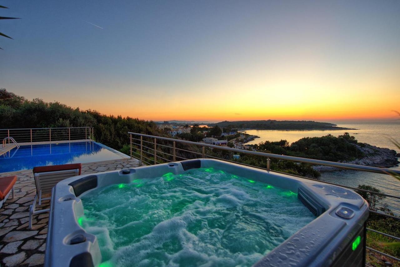 Beachfront Villa Seasun By Posarellivillas Agios Spyridon  Bagian luar foto