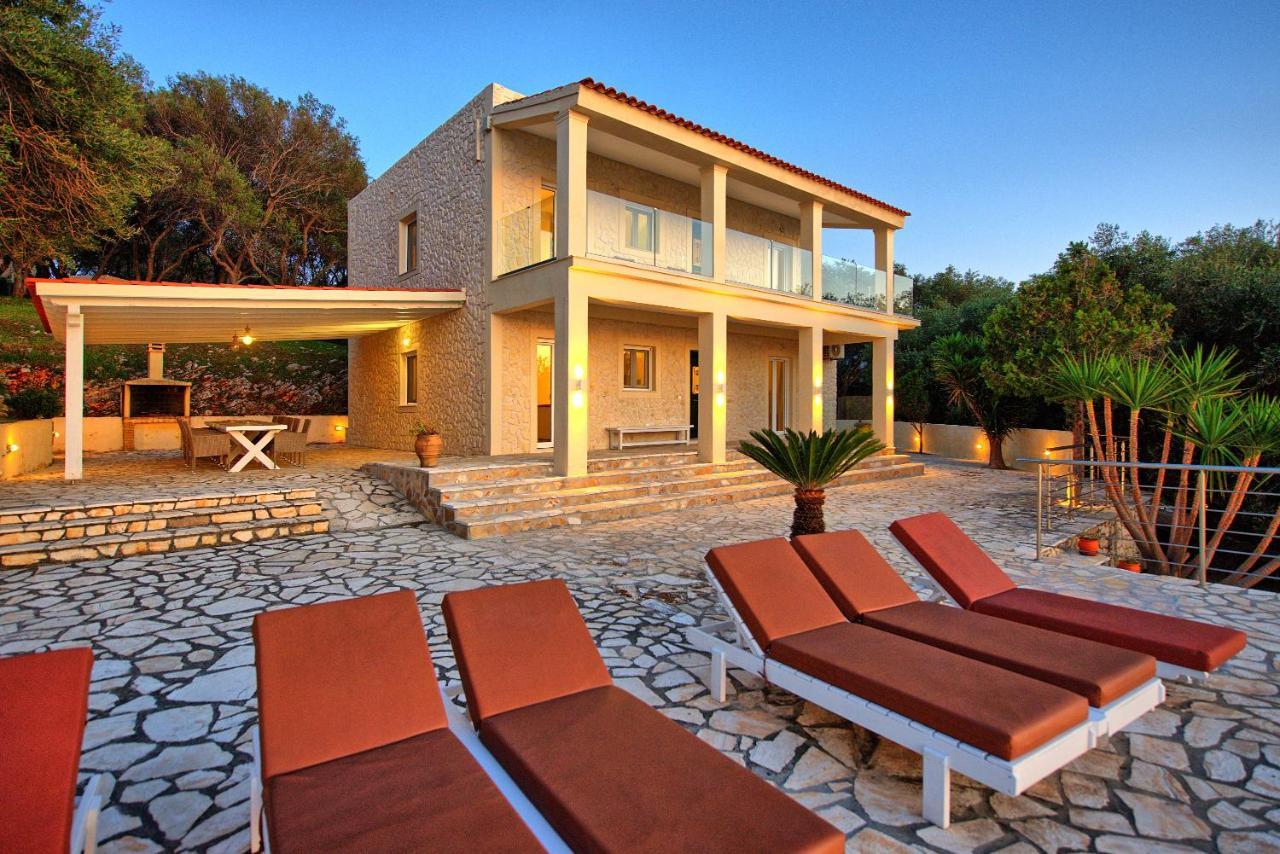 Beachfront Villa Seasun By Posarellivillas Agios Spyridon  Bagian luar foto
